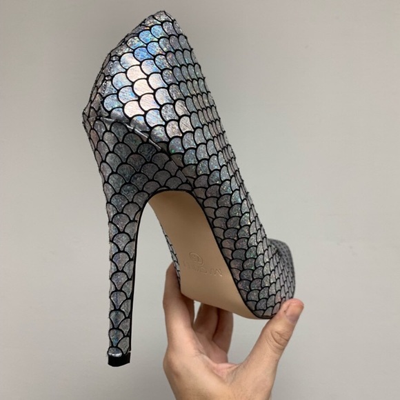 Silver Mermaid Heels - Picture 3 of 4